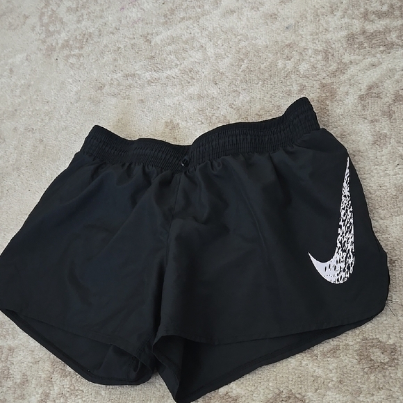Nike Running Dri-FIT Swoosh mid-rise brief-lined shorts in black Size Small - Picture 3 of 5